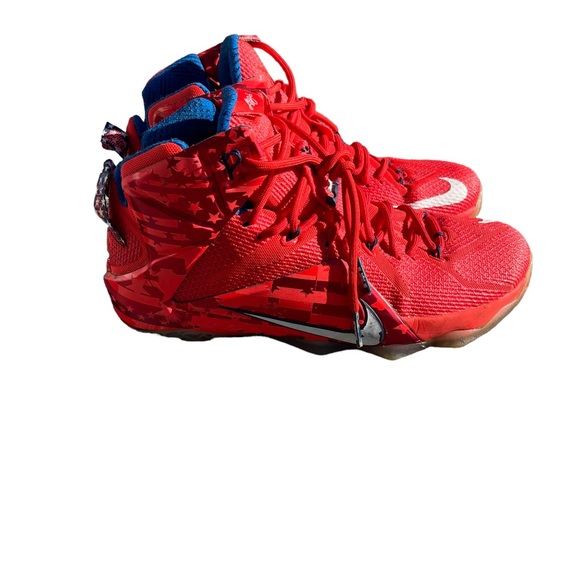 Nike Lebron 12 USA
Size 10.5
Has some wear but in great condition - Picture 6 of 9